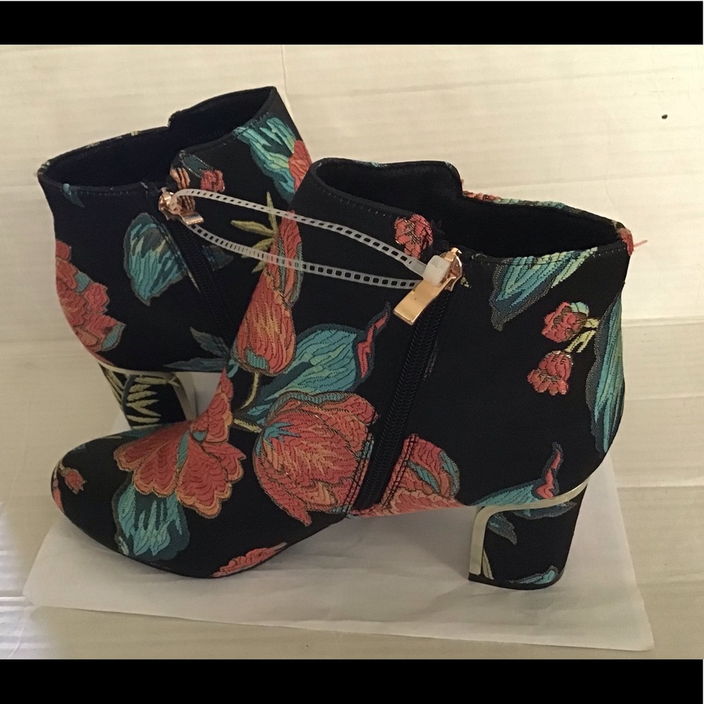 SOLD.🚫 J.RENEE TUNATTI BOOTIES (Sz7) - Picture 7 of 12